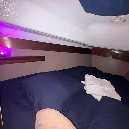 Nuit Insolite Voilier 船上ホテル *